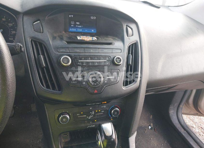 Photo 17 of 2016 Ford Focus SE (VIN 1FADP3K2XGL216532)