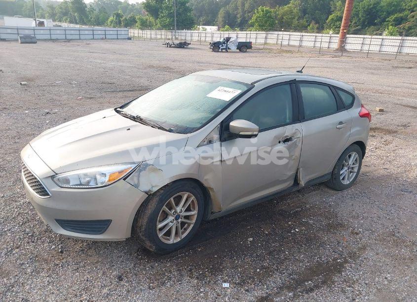 Photo 2 of 2016 Ford Focus SE (VIN 1FADP3K2XGL216532)