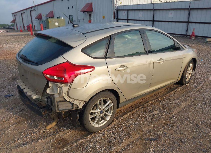 Photo 4 of 2016 Ford Focus SE (VIN 1FADP3K2XGL216532)