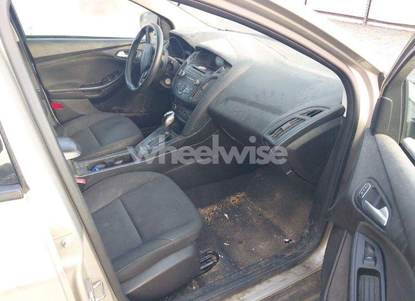 Photo 5 of 2016 Ford Focus SE (VIN 1FADP3K2XGL216532)