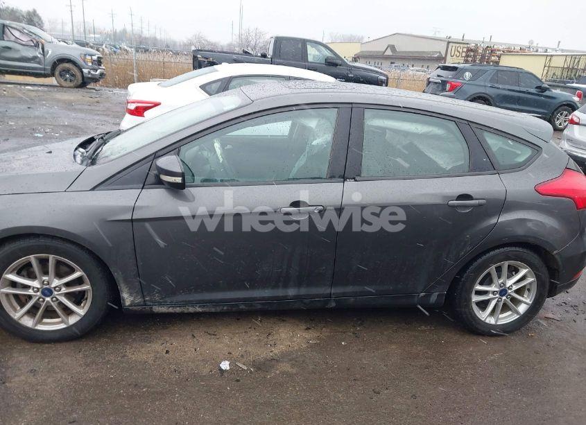 Photo 14 of 2016 Ford Focus SE (VIN 1FADP3K2XGL217633)