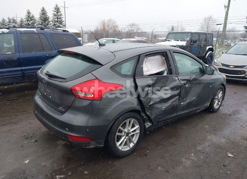 Photo 4 of 2016 Ford Focus SE (VIN 1FADP3K2XGL217633)
