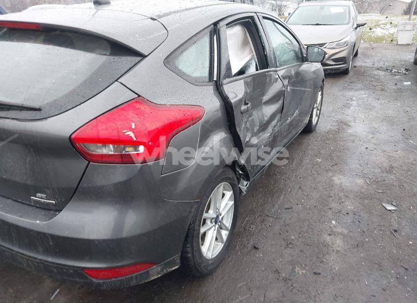 Photo 6 of 2016 Ford Focus SE (VIN 1FADP3K2XGL217633)