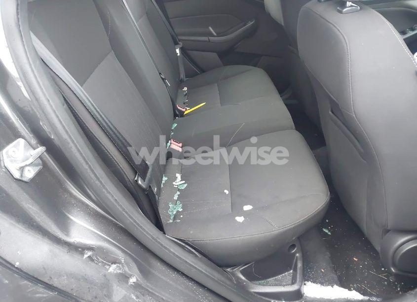 Photo 8 of 2016 Ford Focus SE (VIN 1FADP3K2XGL217633)