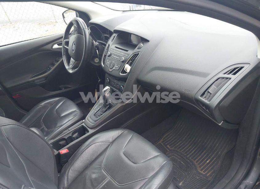 Photo 5 of 2016 Ford Focus SE (VIN 1FADP3K2XGL218717)