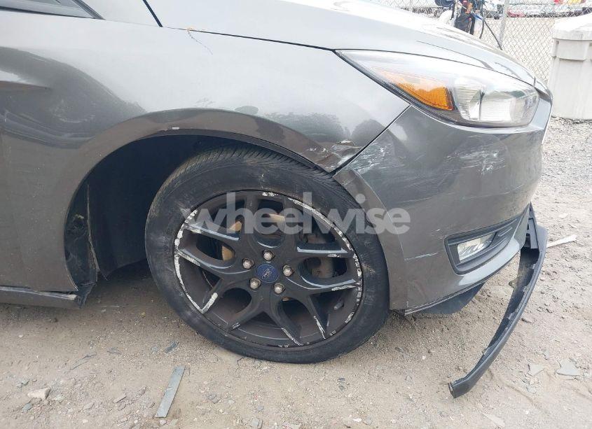 Photo 6 of 2016 Ford Focus SE (VIN 1FADP3K2XGL218717)