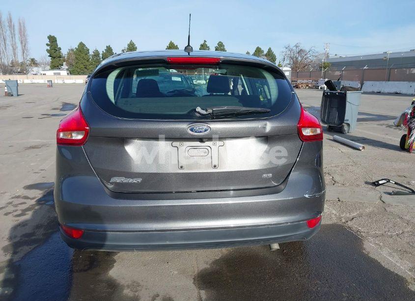 Photo 16 of 2016 Ford Focus SE (VIN 1FADP3K2XGL246873)