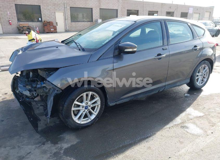 Photo 2 of 2016 Ford Focus SE (VIN 1FADP3K2XGL246873)