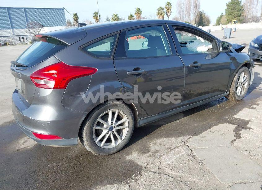 Photo 4 of 2016 Ford Focus SE (VIN 1FADP3K2XGL246873)