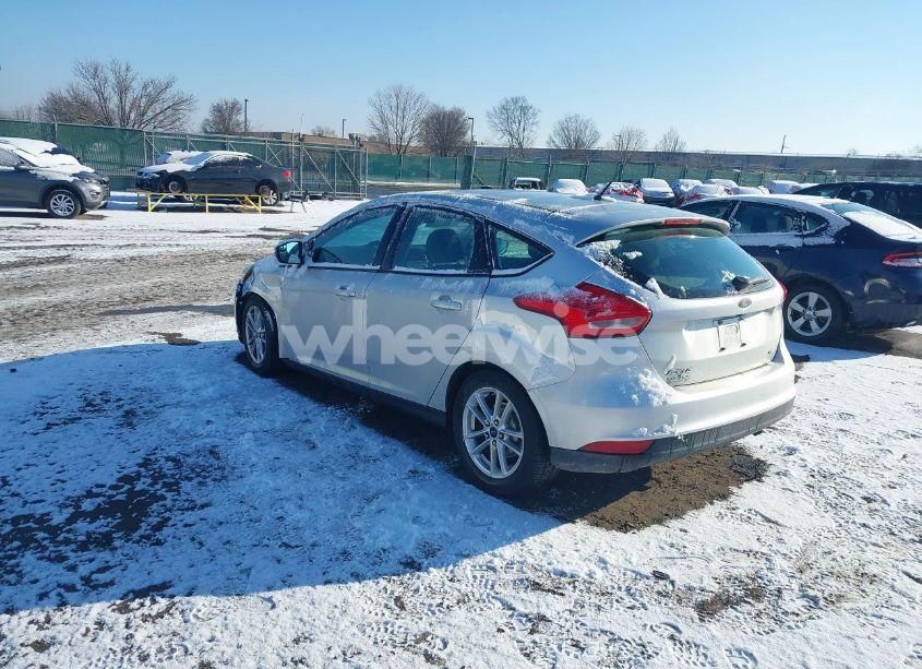 Photo 3 of 2016 Ford Focus SE (VIN 1FADP3K2XGL269120)
