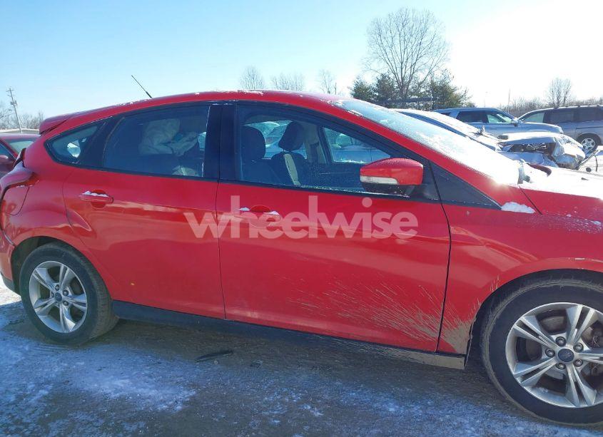 Photo 13 of 2016 Ford Focus SE (VIN 1FADP3K2XGL284751)