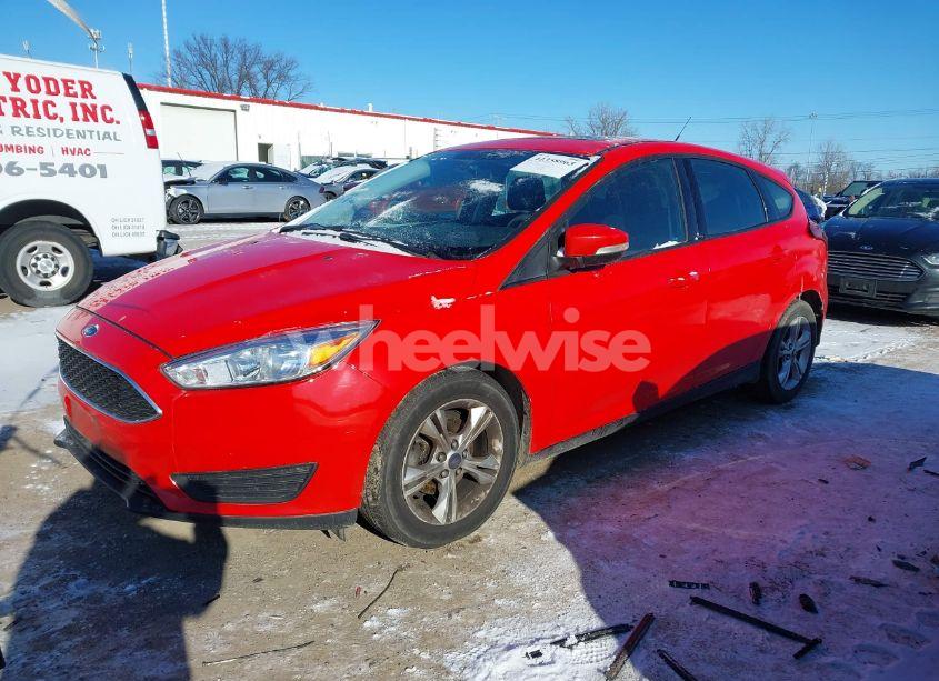 Photo 2 of 2016 Ford Focus SE (VIN 1FADP3K2XGL284751)