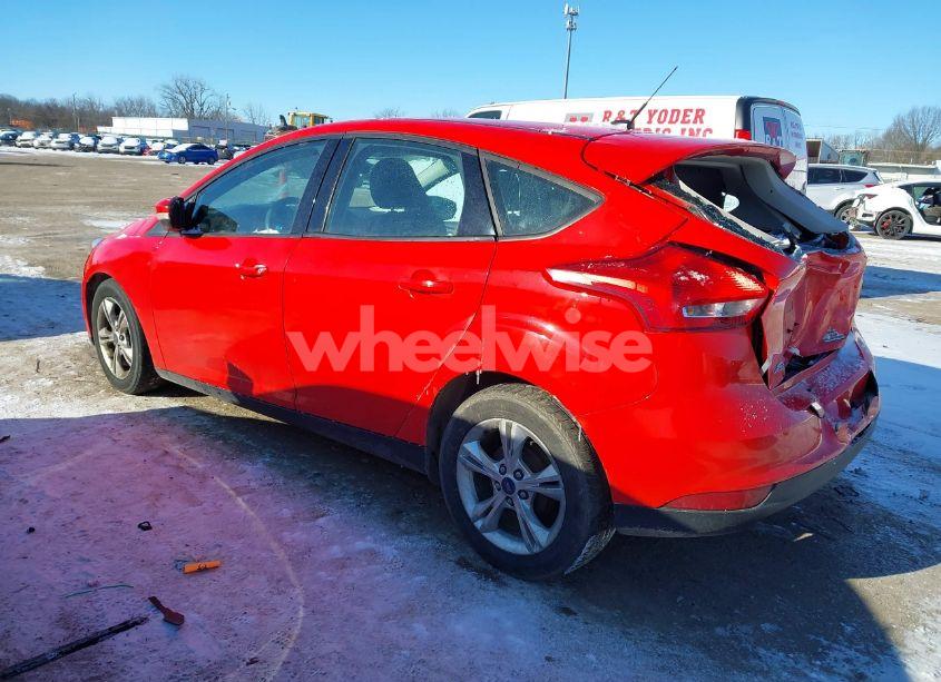 Photo 3 of 2016 Ford Focus SE (VIN 1FADP3K2XGL284751)