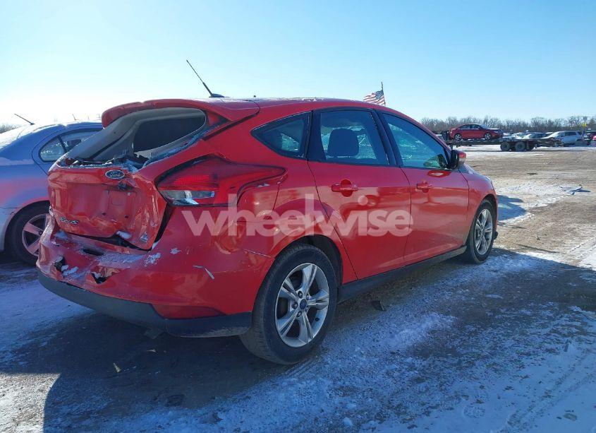 Photo 4 of 2016 Ford Focus SE (VIN 1FADP3K2XGL284751)