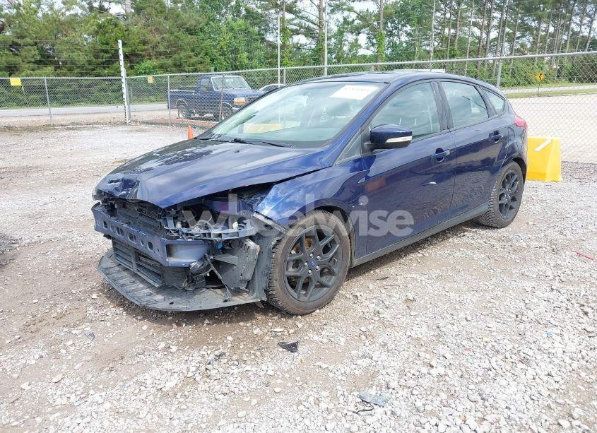 Photo 2 of 2016 Ford Focus SE (VIN 1FADP3K2XGL307302)