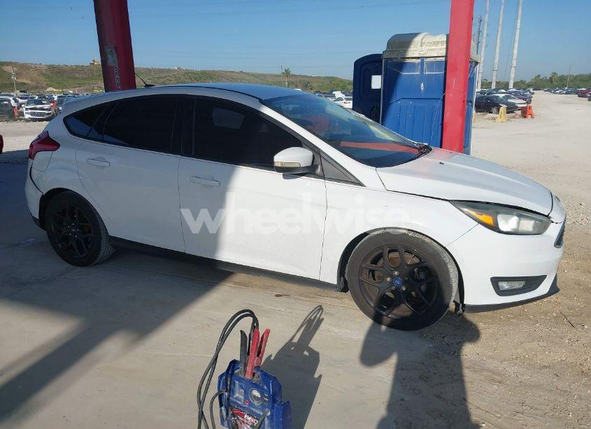 Photo 13 of 2016 Ford Focus SE (VIN 1FADP3K2XGL307378)