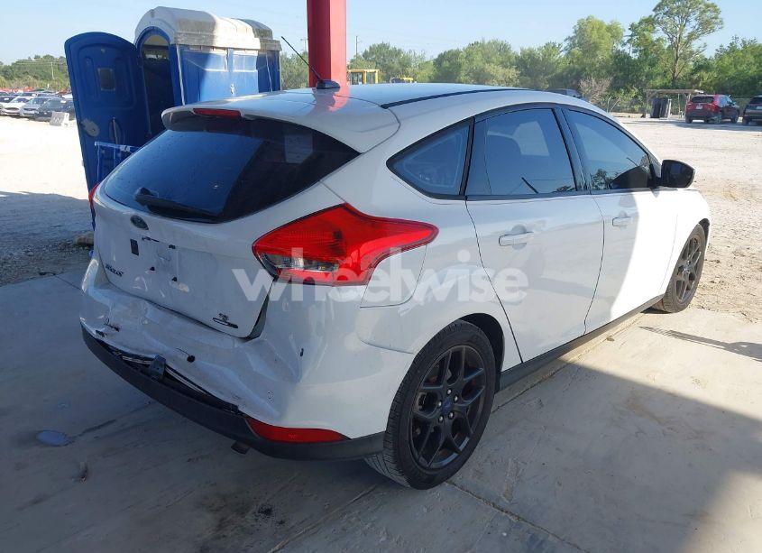 Photo 4 of 2016 Ford Focus SE (VIN 1FADP3K2XGL307378)