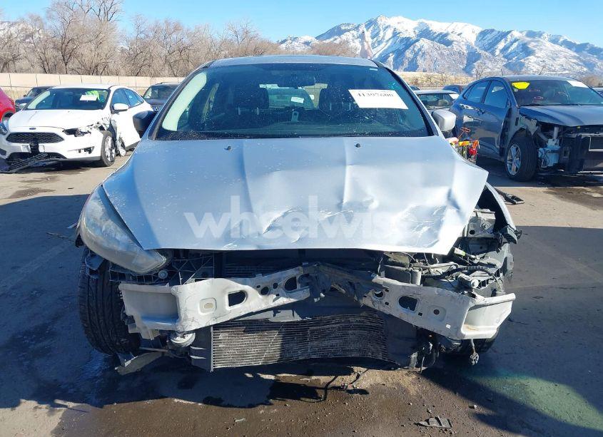 Photo 13 of 2016 Ford Focus SE (VIN 1FADP3K2XGL340686)