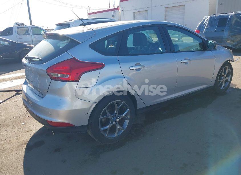 Photo 4 of 2016 Ford Focus SE (VIN 1FADP3K2XGL340686)