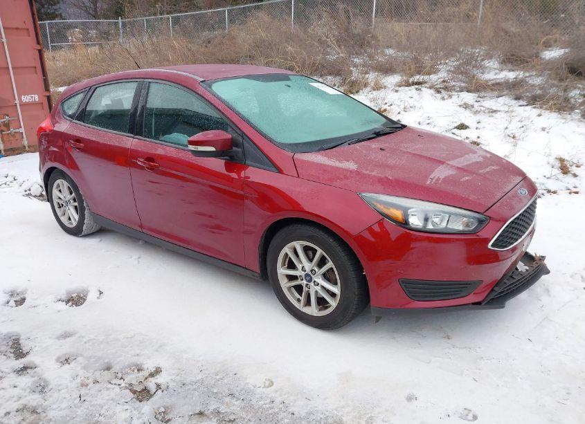 2016 Ford Focus SE (VIN 1FADP3K2XGL377883) main photo
