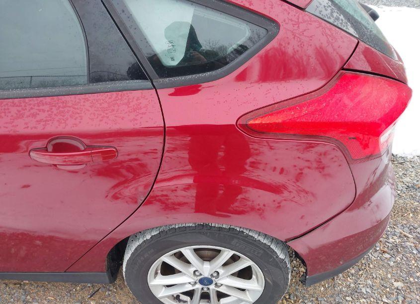 Photo 12 of 2016 Ford Focus SE (VIN 1FADP3K2XGL377883)