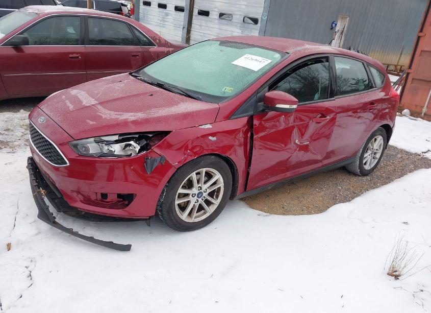 Photo 2 of 2016 Ford Focus SE (VIN 1FADP3K2XGL377883)