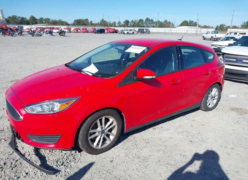 Photo 2 of 2016 Ford Focus SE (VIN 1FADP3K2XGL387037)