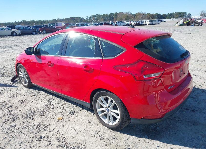 Photo 3 of 2016 Ford Focus SE (VIN 1FADP3K2XGL387037)