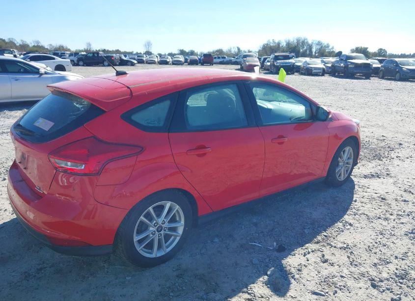 Photo 4 of 2016 Ford Focus SE (VIN 1FADP3K2XGL387037)