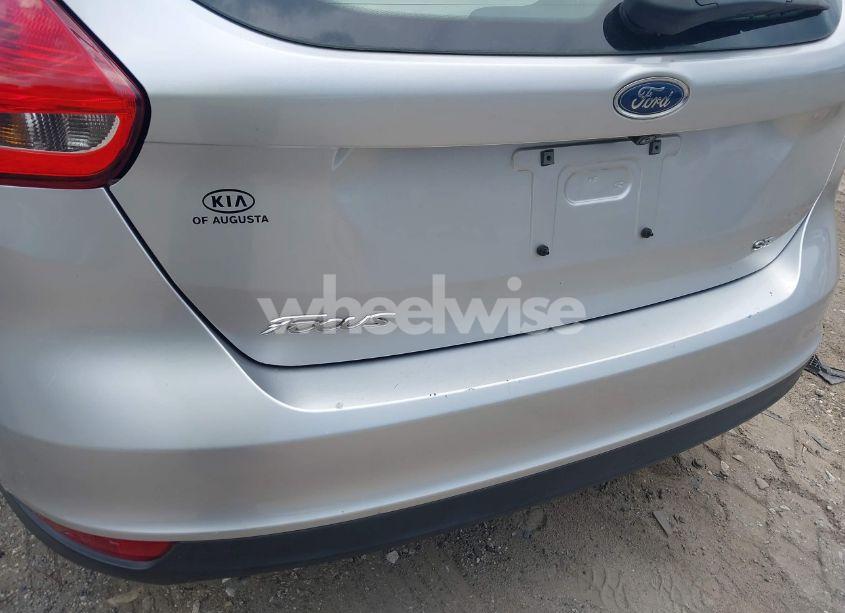 Photo 12 of 2017 Ford Focus SE (VIN 1FADP3K2XHL225183)