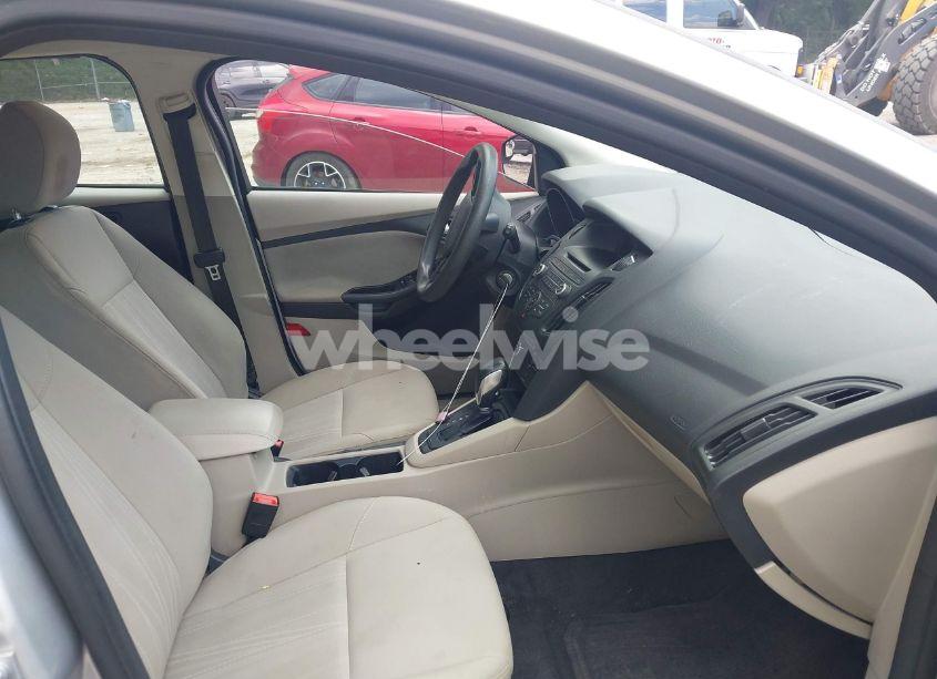 Photo 5 of 2017 Ford Focus SE (VIN 1FADP3K2XHL225183)