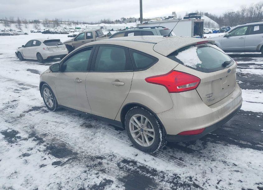 Photo 3 of 2017 Ford Focus SE (VIN 1FADP3K2XHL227256)