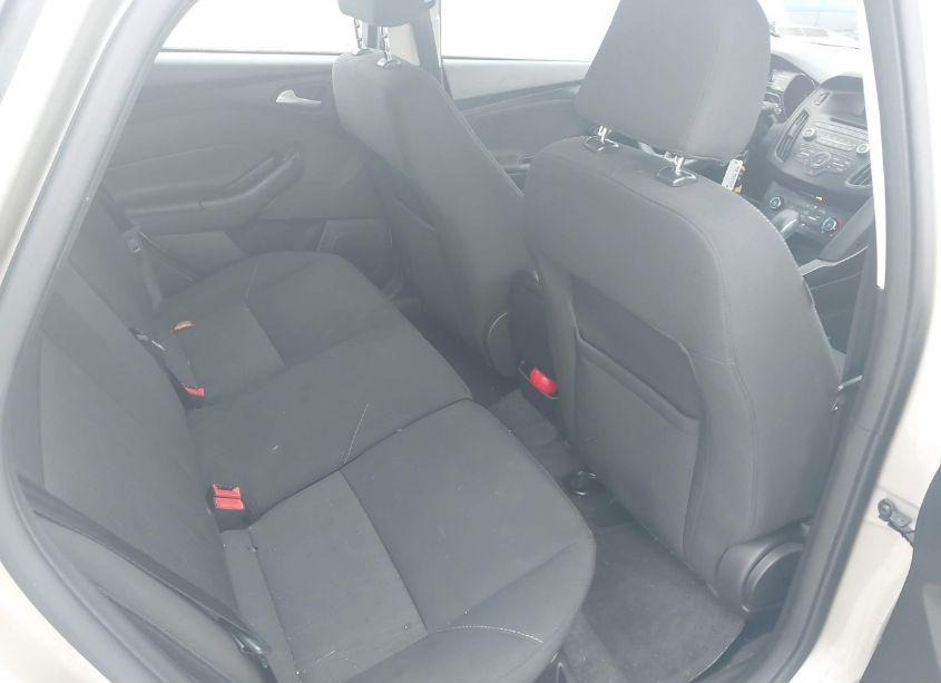 Photo 8 of 2017 Ford Focus SE (VIN 1FADP3K2XHL227256)