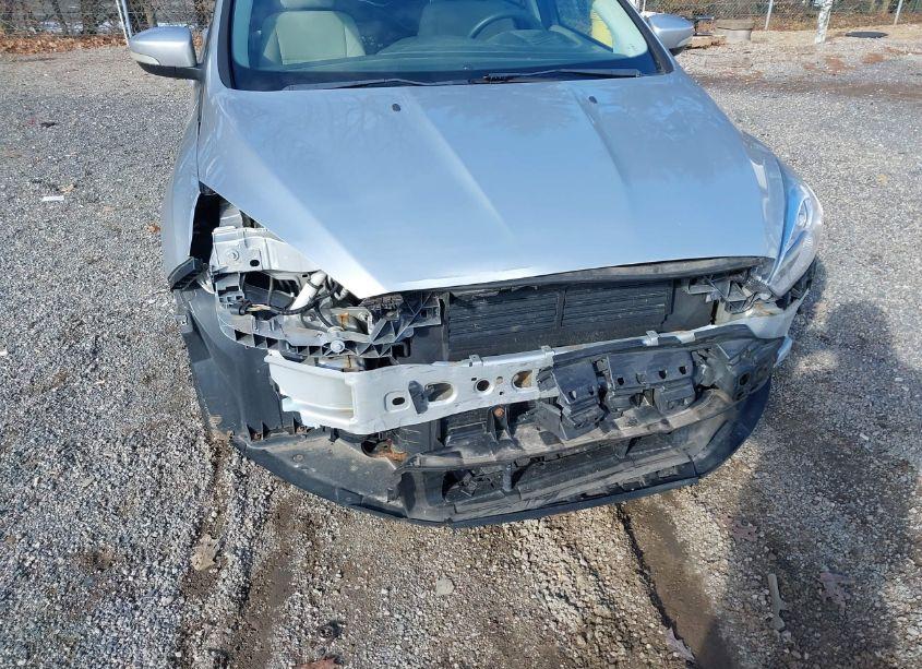 Photo 6 of 2017 Ford Focus SE (VIN 1FADP3K2XHL229007)