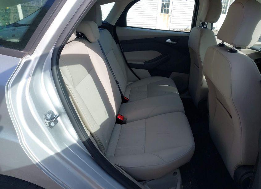 Photo 8 of 2017 Ford Focus SE (VIN 1FADP3K2XHL229007)