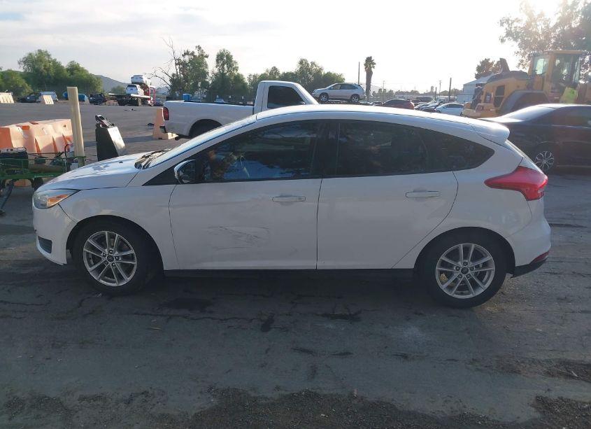 Photo 14 of 2017 Ford Focus SE (VIN 1FADP3K2XHL231517)