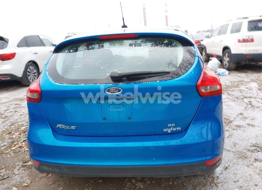 Photo 16 of 2017 Ford Focus SE (VIN 1FADP3K2XHL240475)