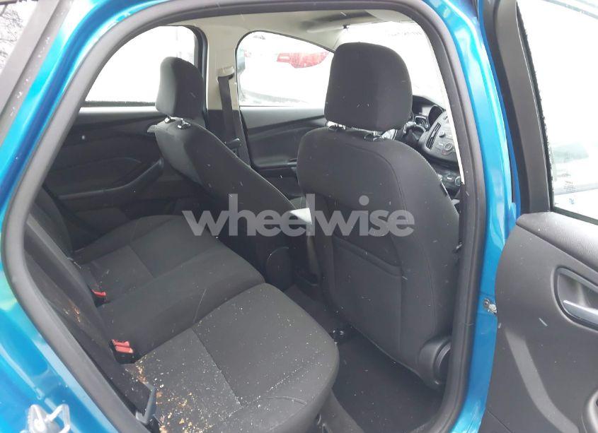 Photo 8 of 2017 Ford Focus SE (VIN 1FADP3K2XHL240475)