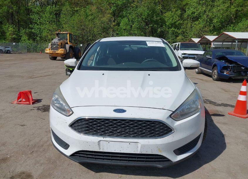 Photo 11 of 2017 Ford Focus SE (VIN 1FADP3K2XHL332010)