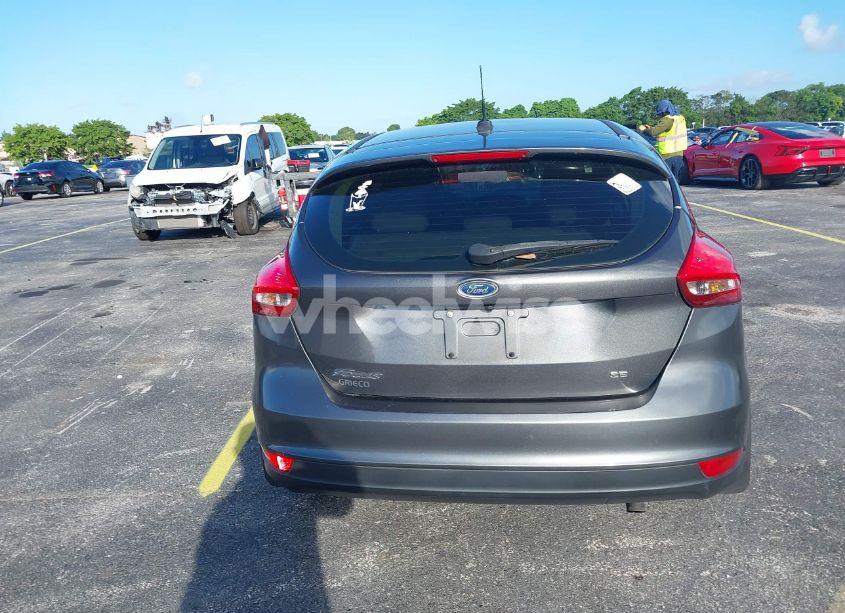 Photo 16 of 2018 Ford Focus SE (VIN 1FADP3K2XJL238585)
