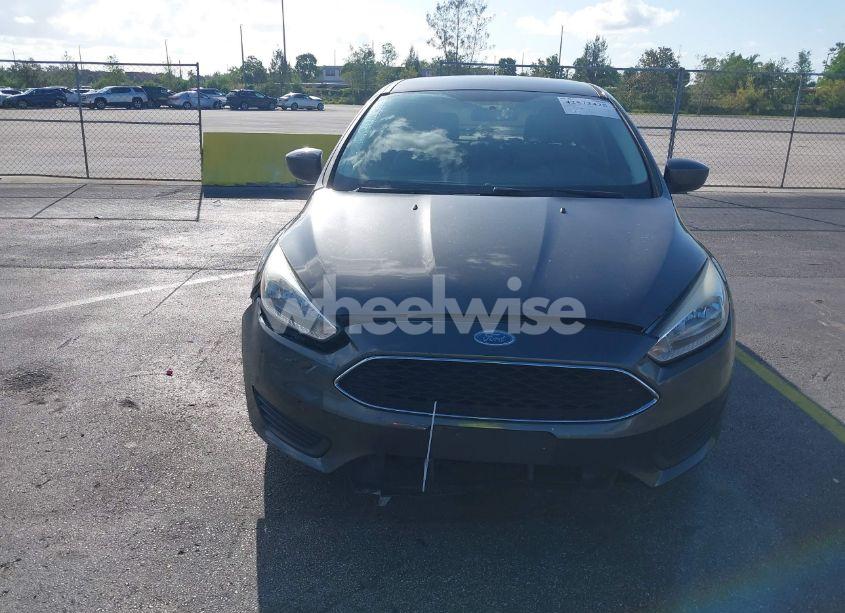Photo 6 of 2018 Ford Focus SE (VIN 1FADP3K2XJL238585)