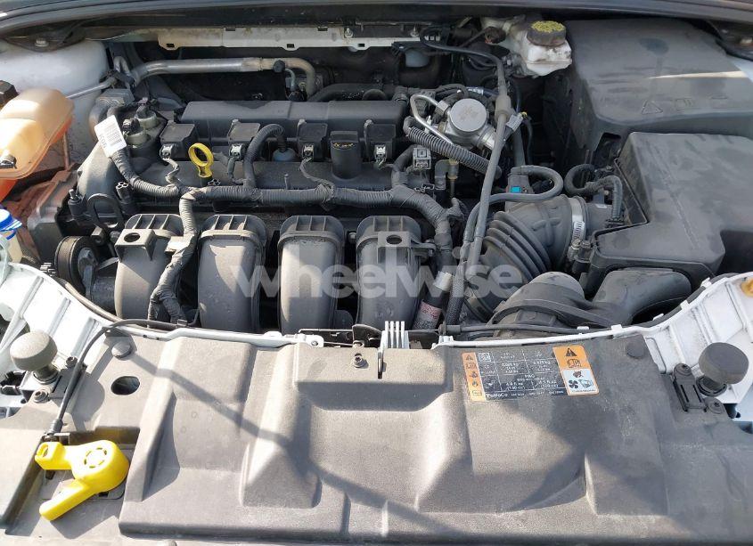 Photo 10 of 2018 Ford Focus SE (VIN 1FADP3K2XJL262031)