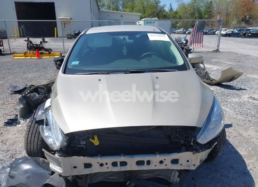Photo 18 of 2018 Ford Focus SE (VIN 1FADP3K2XJL264037)