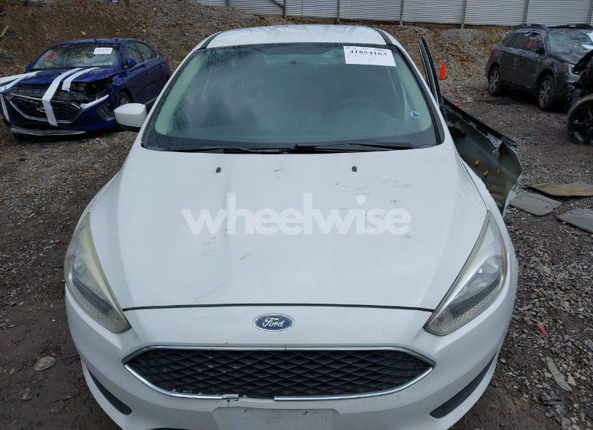 Photo 12 of 2018 Ford Focus SE (VIN 1FADP3K2XJL280920)