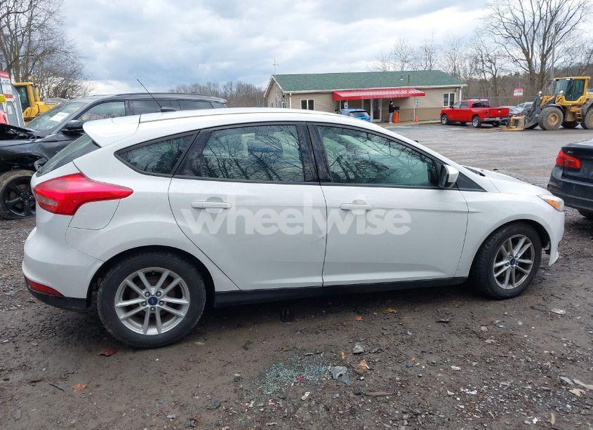 Photo 13 of 2018 Ford Focus SE (VIN 1FADP3K2XJL280920)