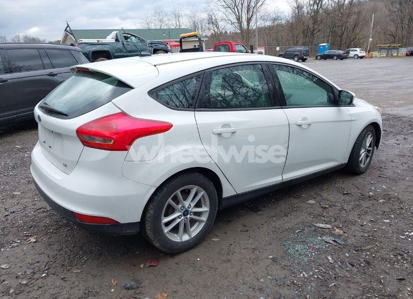 Photo 4 of 2018 Ford Focus SE (VIN 1FADP3K2XJL280920)