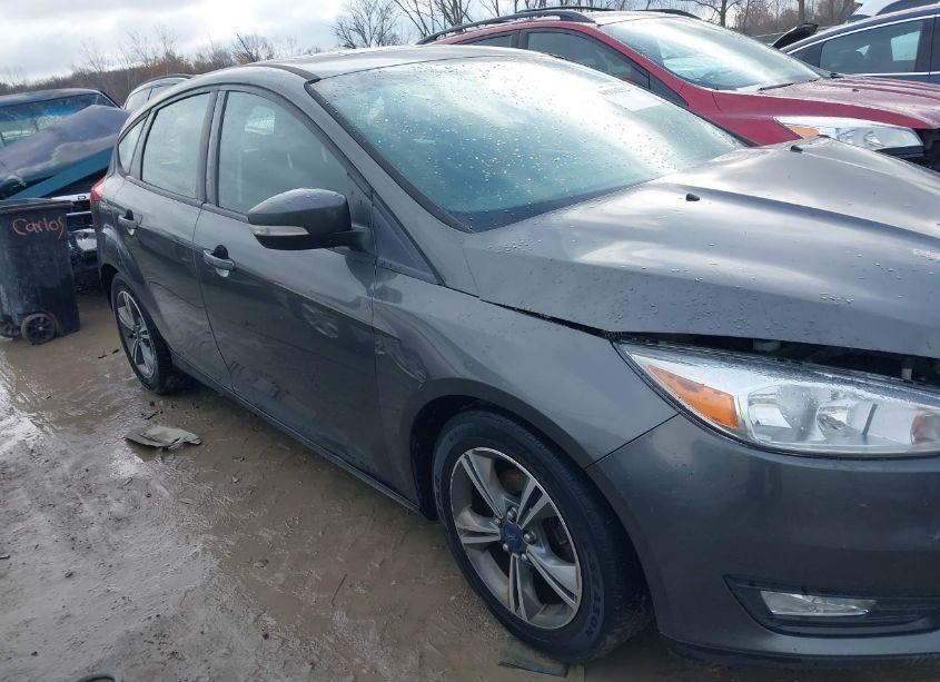 Photo 13 of 2016 Ford Focus SE (VIN 1FADP3KE1GL201251)
