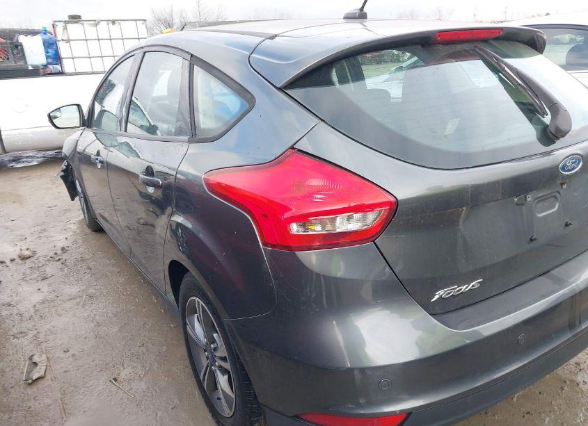 Photo 14 of 2016 Ford Focus SE (VIN 1FADP3KE1GL201251)