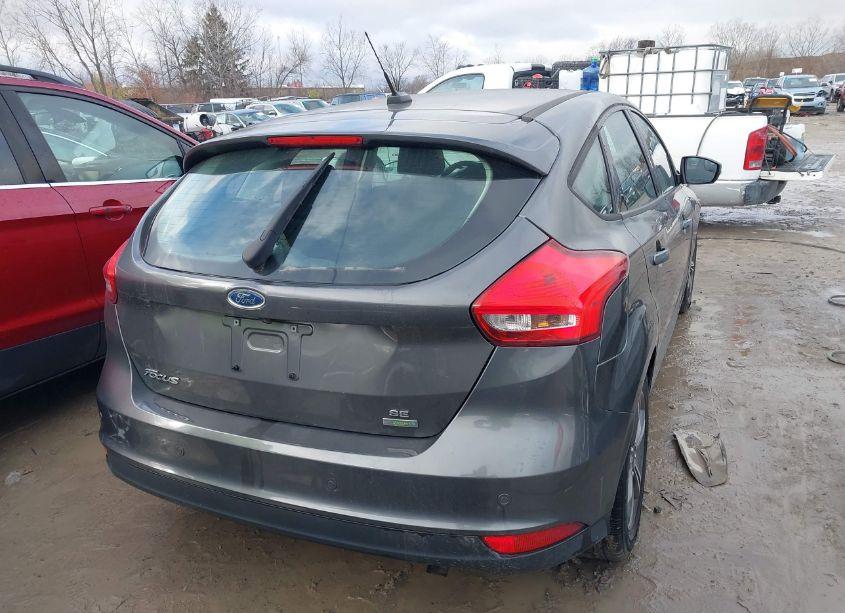 Photo 16 of 2016 Ford Focus SE (VIN 1FADP3KE1GL201251)