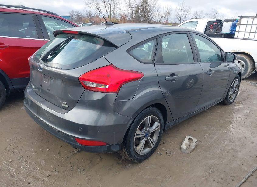 Photo 4 of 2016 Ford Focus SE (VIN 1FADP3KE1GL201251)